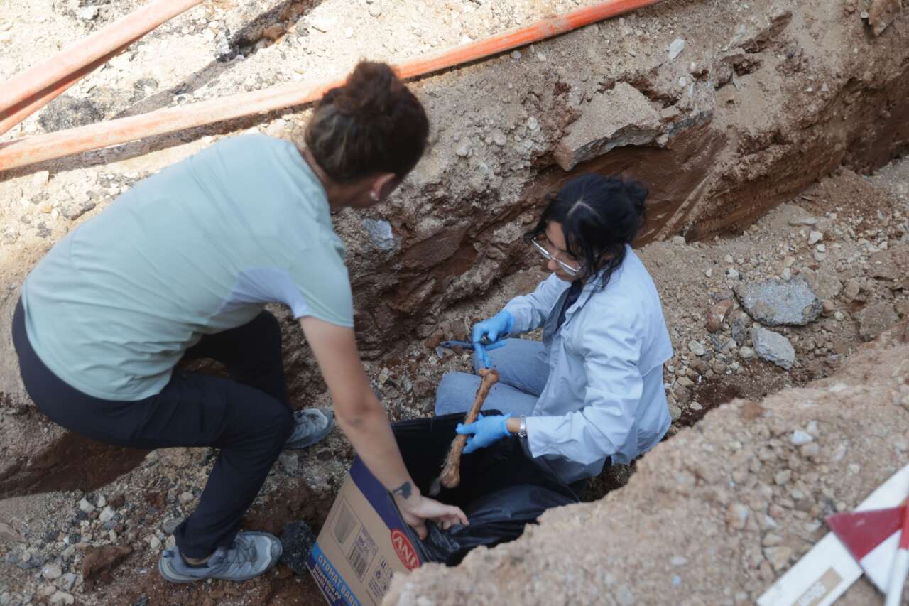 Kötekli’de Altyapı Kazısında Mezar Buluntuları Ortaya Çıktı Çalışmalar Geçici Olarak Durduruldu 4